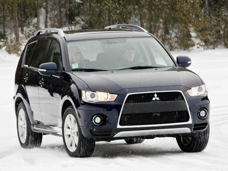  Mitsubishi Outlander 2009 года  (US) (фото 3 из 41)